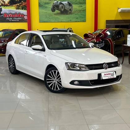 VOLKSWAGEN JETTA 2.0 TSI HIGHLINE 200CV GASOLINA 4P TIPTRONIC VOLKSWAGEN JETTA 2.0 TSI HIGHLINE 200CV GASOLINA 4P TIPTRONIC